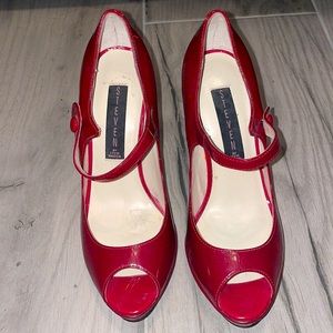 Steve Madden Patent leather peekaboo heels
